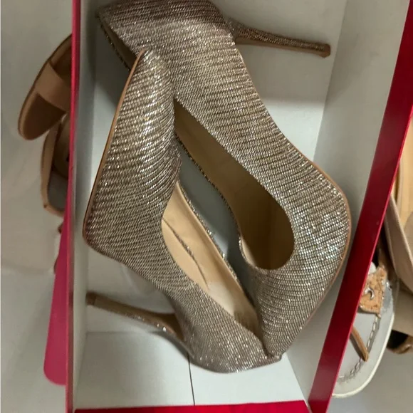 Gold/Silver sparkly heels - Picture 1 of 5